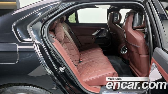 BMW i7 (G70) xDrive 60 M Sport, 2023 12