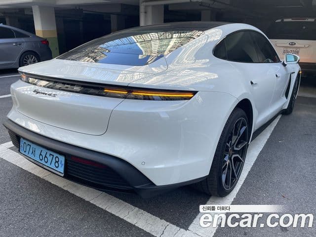 Porsche 타이칸 4S, 2023 2