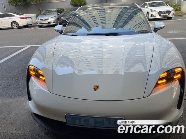 Porsche 타이칸 4S, 2023 3