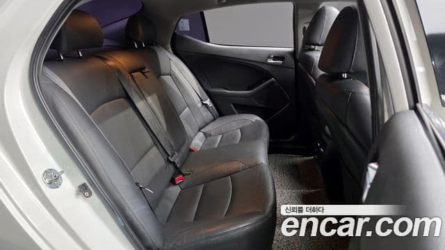 Kia K5 гибрид Prestige, 2015 12