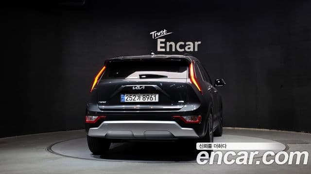 Kia D All New Niro Prestige, 2023 4