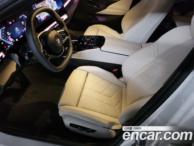 BMW 5시리즈 (G60), 2025 11
