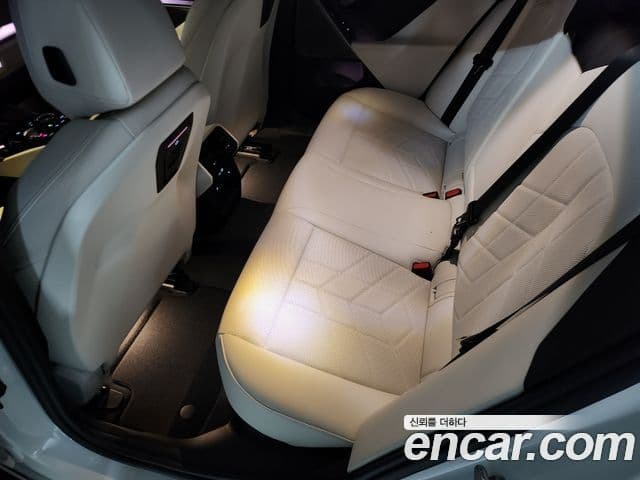 BMW 5시리즈 (G60), 2025 12