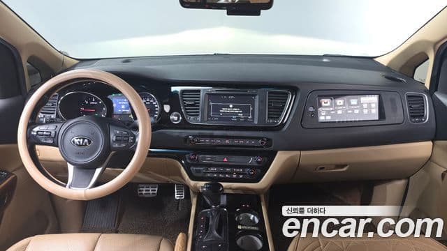 Kia All New Carnival VIP, 2016 7