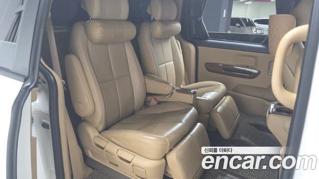 Kia All New Carnival VIP, 2016 12