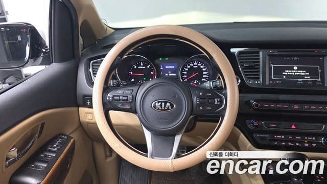 Kia All New Carnival VIP, 2016 13