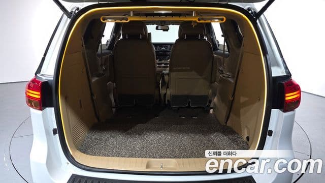 Kia All New Carnival VIP, 2016 20