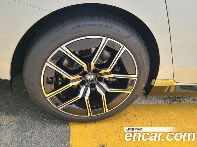 BMW 7시리즈 (G70) 740i xDrive M Sport, 2024 все фото