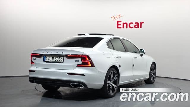 Volvo S60 3세대 B5 Inscription, 2022 2