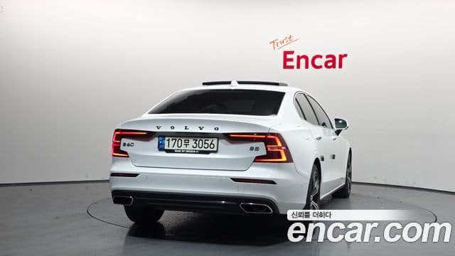 Volvo S60 3세대 B5 Inscription, 2022 4