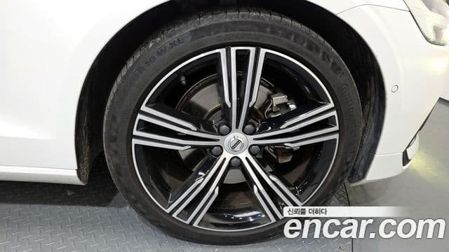 Volvo S60 3세대 B5 Inscription, 2022 все фото