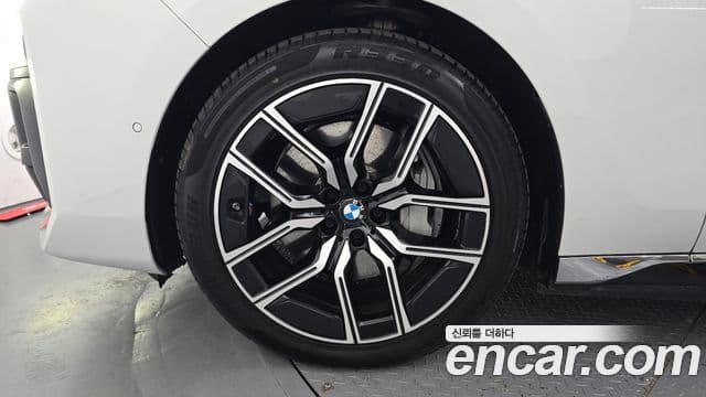 BMW i7 (G70) xDrive 60 M Sport, 2023 все фото