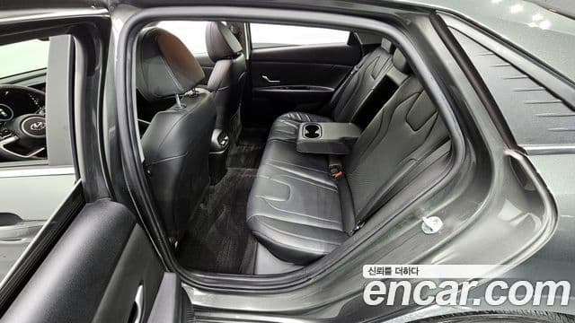 Hyundai Avante (CN7) Inspiration, 2021 11