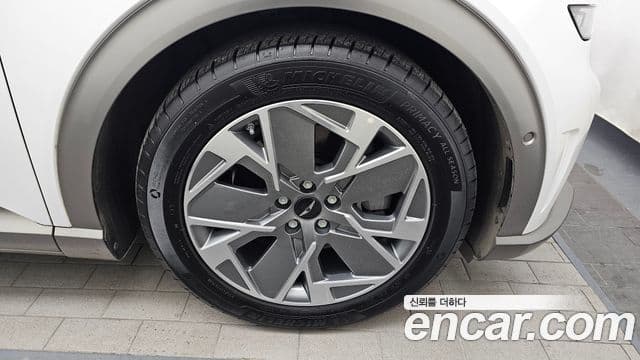 Genesis GV60 Standard, 2023 все фото