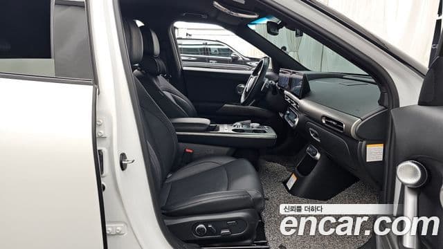 Genesis GV60 Standard, 2023 11