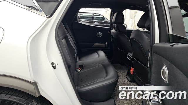 Genesis GV60 Standard, 2023 12