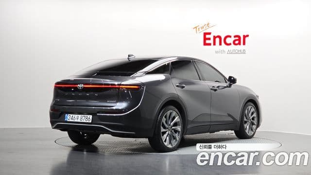 Toyota 크라운 кроссовер, 2023 2