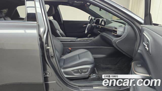 Toyota 크라운 кроссовер, 2023 11