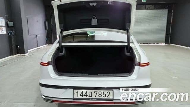 Hyundai Grandeur (GN7) Premium, 2023 18