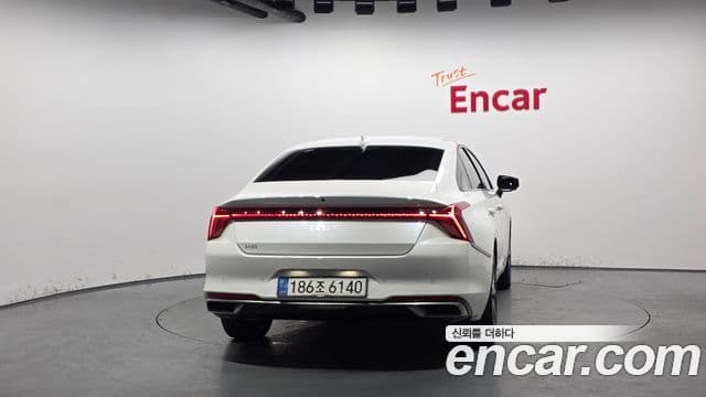 Kia K8 Signature, 2023 4