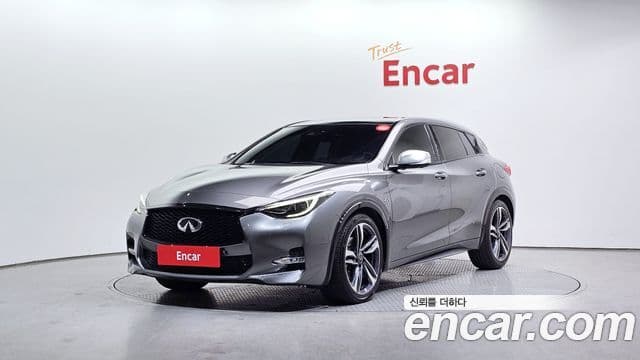 Infiniti Q30 2.0 Exclusive City чёрный, 2017 1