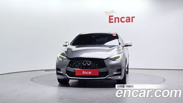 Infiniti Q30 2.0 Exclusive City чёрный, 2017 3