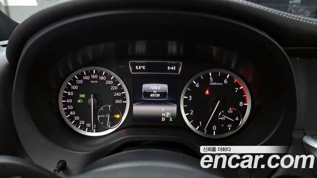 Infiniti Q30 2.0 Exclusive City чёрный, 2017 8