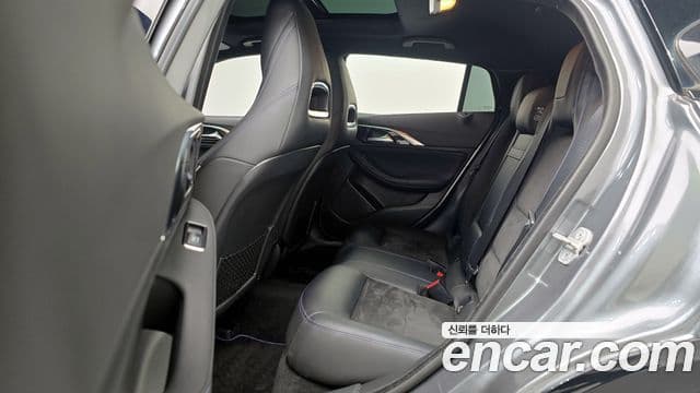 Infiniti Q30 2.0 Exclusive City чёрный, 2017 13