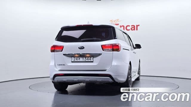 Kia All New Carnival Prestige, 2015 4