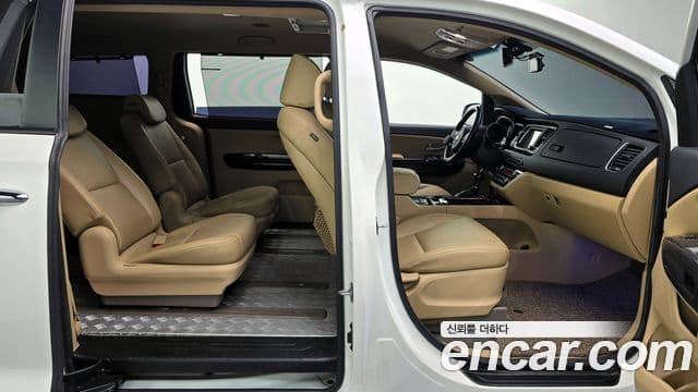 Kia All New Carnival Prestige, 2015 10