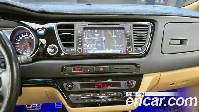 Kia All New Carnival Prestige, 2015 15
