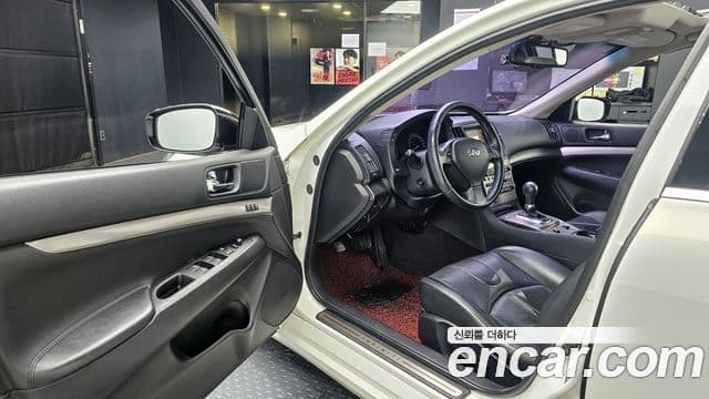 Infiniti G25 V36, 2013 10