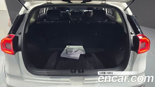 Kia Niro Prestige, 2017 19