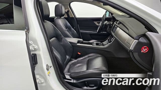 Jaguar XF (X260) Prestige, 2018 10