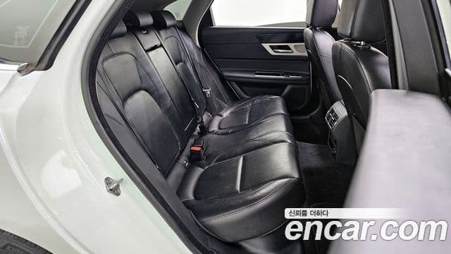 Jaguar XF (X260) Prestige, 2018 12