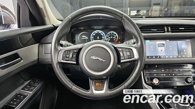 Jaguar XF (X260) Prestige, 2018 13
