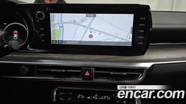 Kia K5 гибрид 3세대 Signature, 2022 14