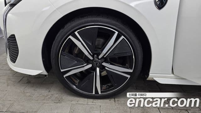 Peugeot 308 3세대 1.5 BlueHDi GT, 2022 все фото