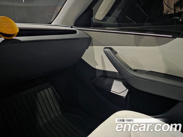 Tesla модель Y, 2025 12