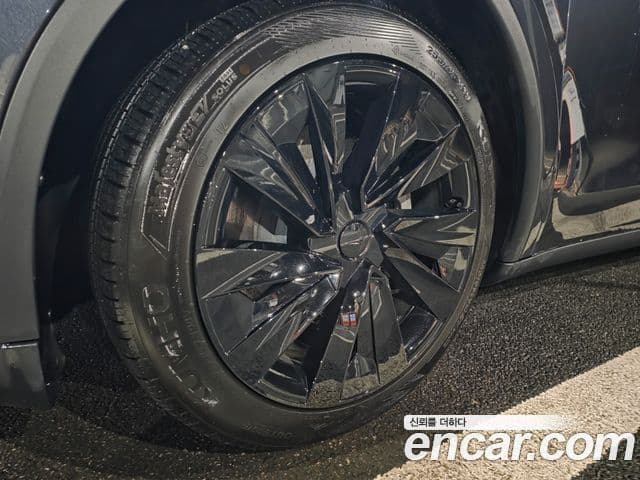 Tesla модель Y, 2025 13