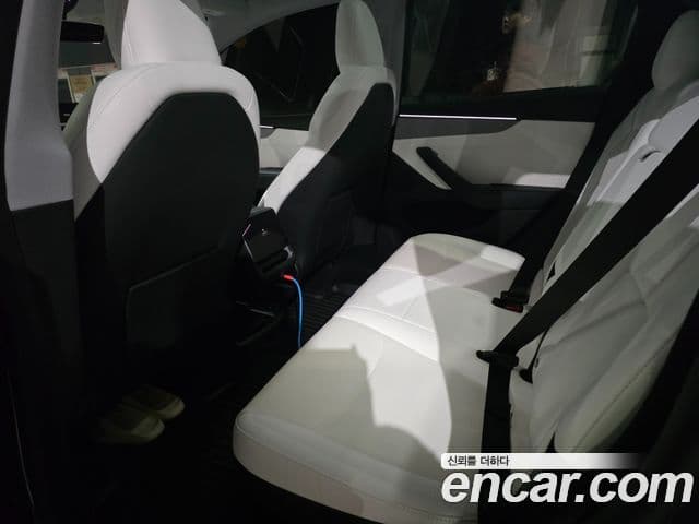 Tesla модель Y, 2025 15