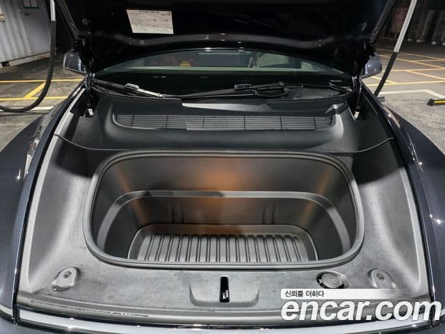 Tesla модель Y, 2025 16