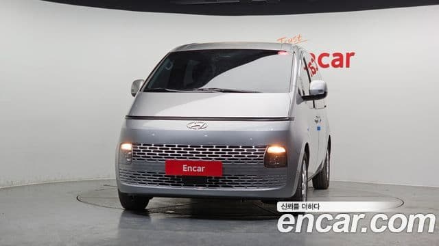 Hyundai Staria Modern, 2023 3