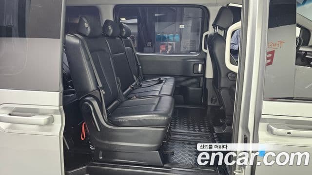 Hyundai Staria Modern, 2023 12