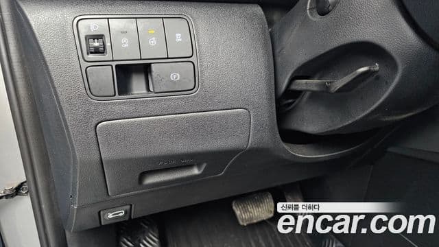 Hyundai Staria Modern, 2023 18