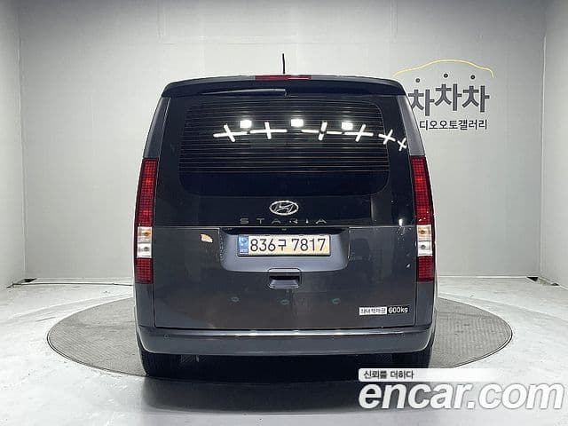 Hyundai Staria Modern, 2023 4