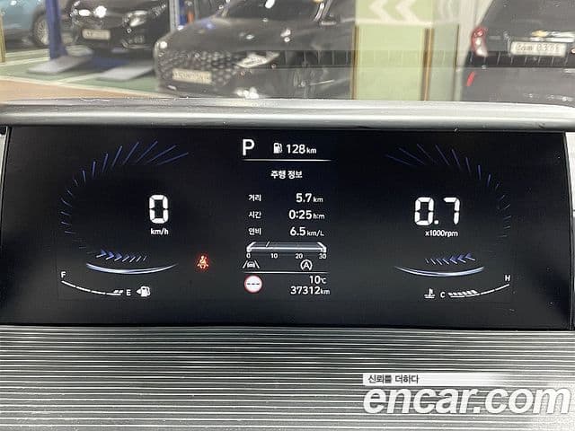 Hyundai Staria Modern, 2023 8