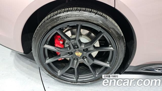 Porsche 타이칸 GTS, 2024 все фото