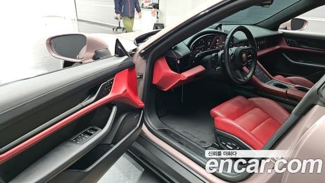 Porsche 타이칸 GTS, 2024 10