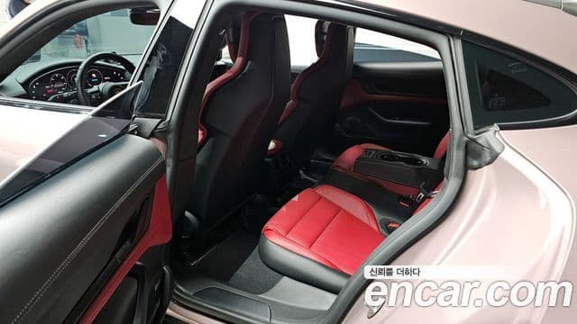 Porsche 타이칸 GTS, 2024 11